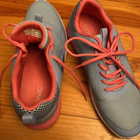 Vionic sneakers, great leisure wear and walking shoe - Picture 3 of 4